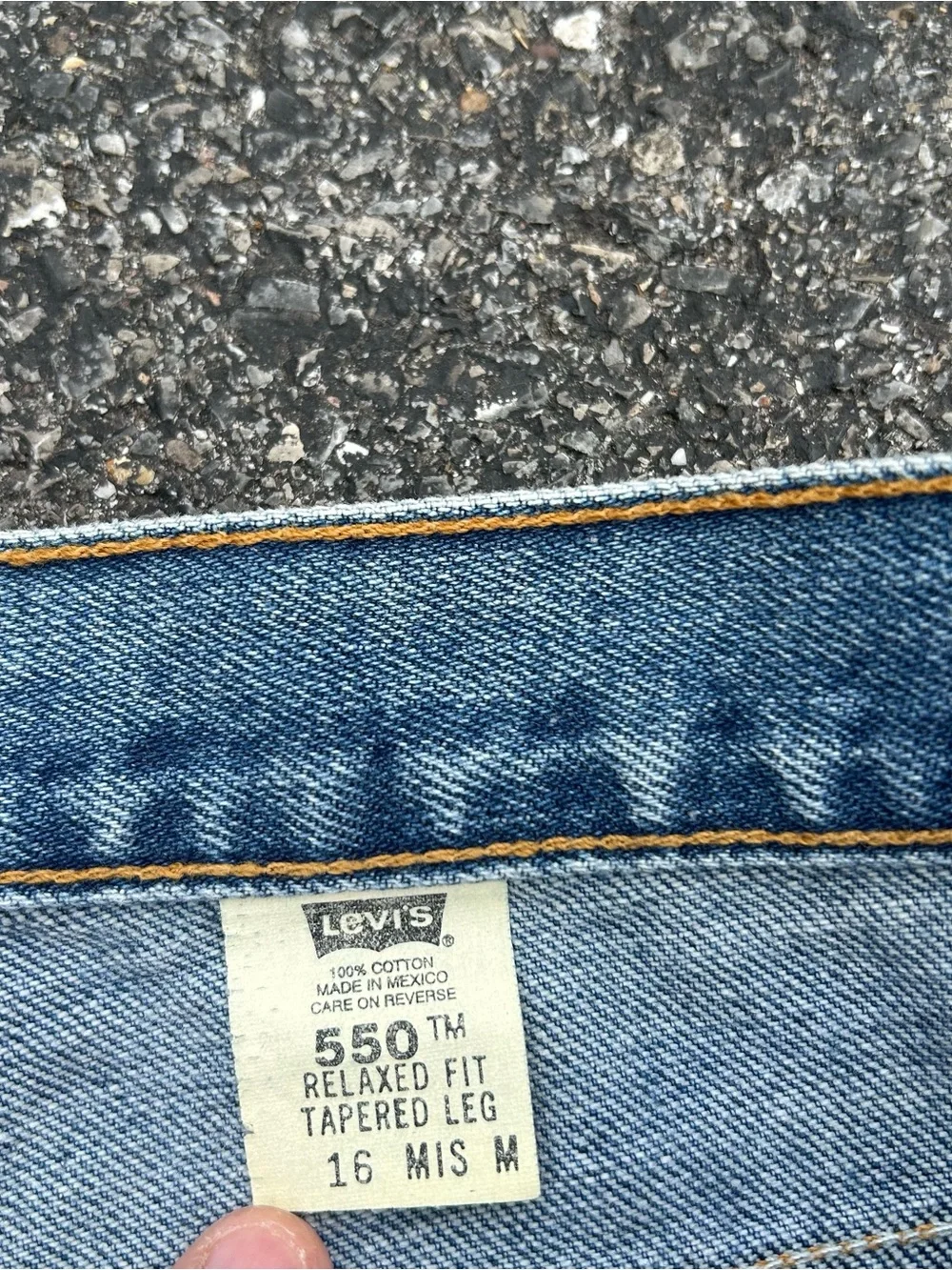 Vintage Levi's 550 Classic Relaxed Fit Tapered Leg Denim Mom Jeans Sz 16 34X30 - Picture 4 of 7